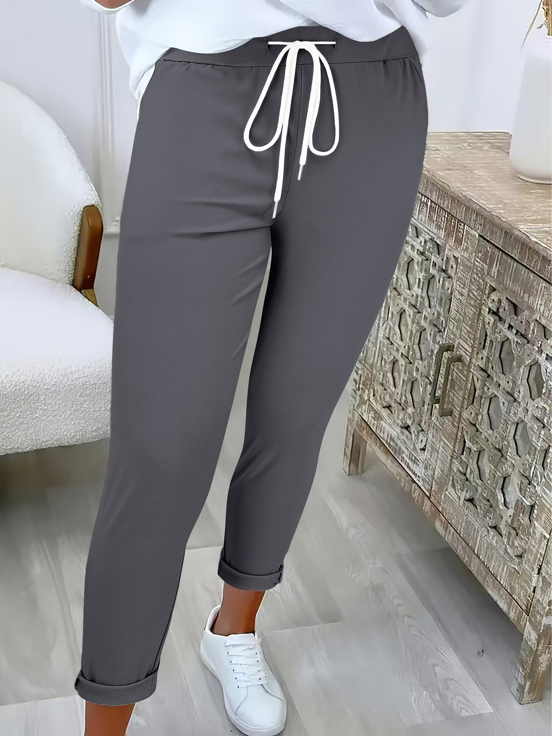 MODERNE BROEK MET TREKKOORD VOOR VROUWEN
