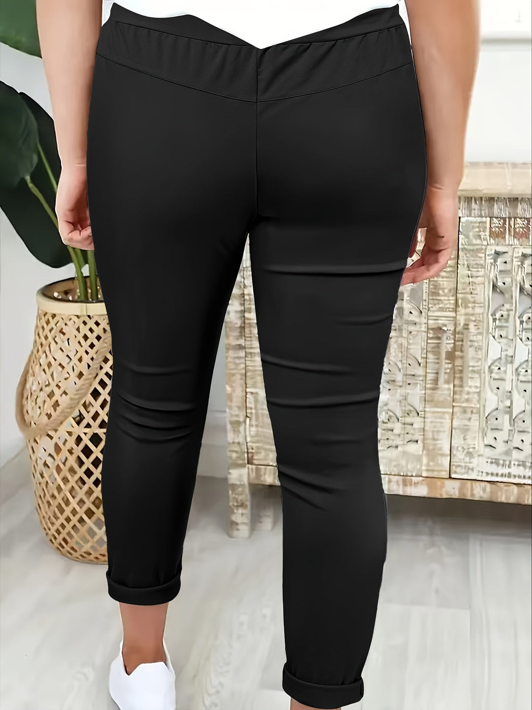 MODERNE BROEK MET TREKKOORD VOOR VROUWEN