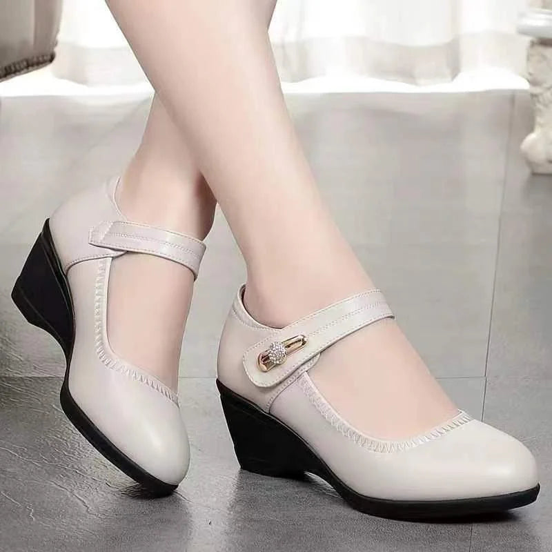 KLASSIEKE SCHOENEN MET HALFHOGE HAK VOOR VROUWEN