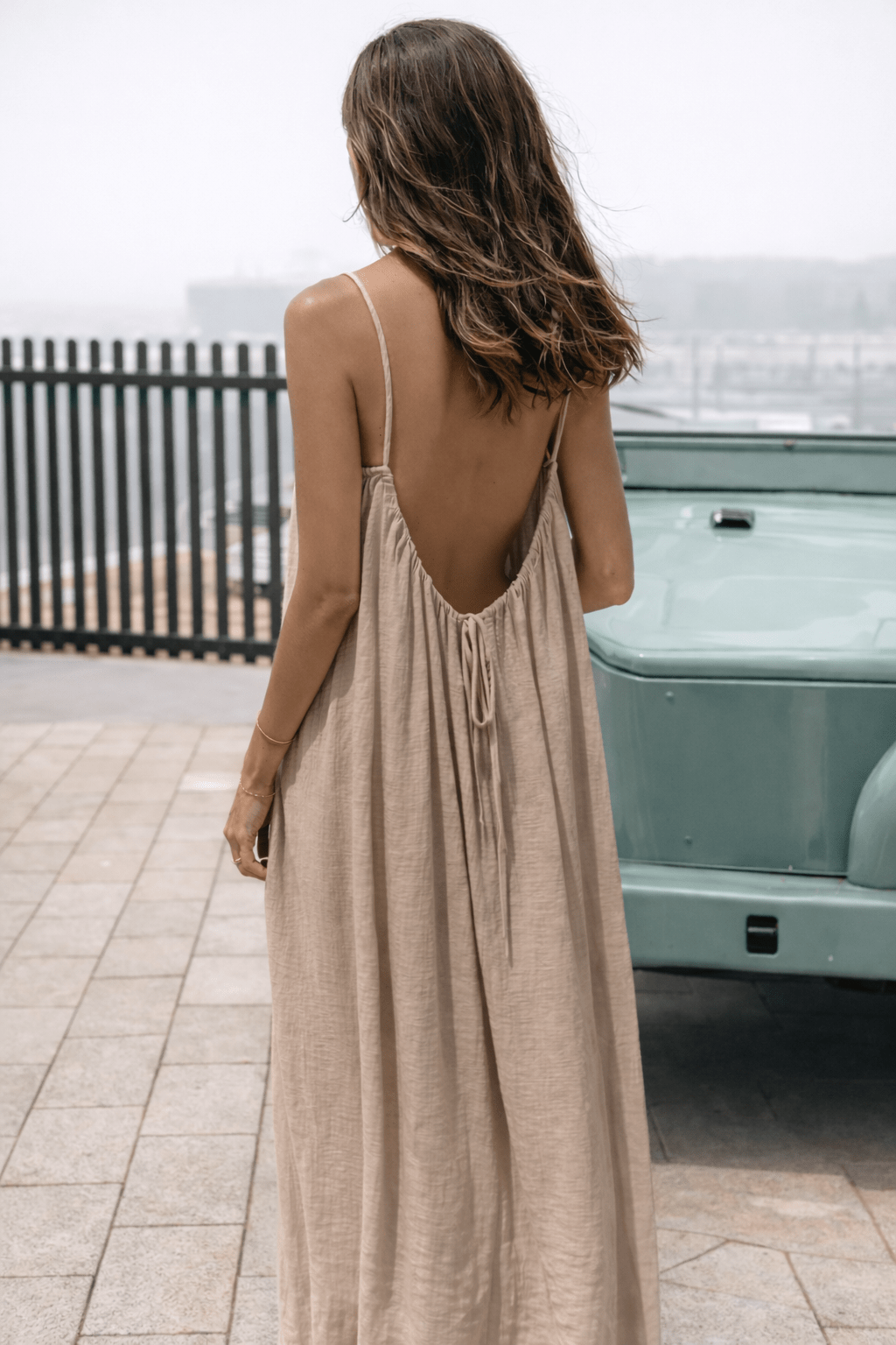 MAXI JURK MET OPEN RUG VOOR VROUWEN